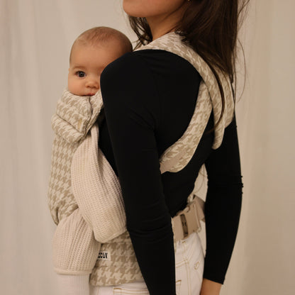 LitlleMaylah™ Baby carrier - Classic Beige Houndstooth