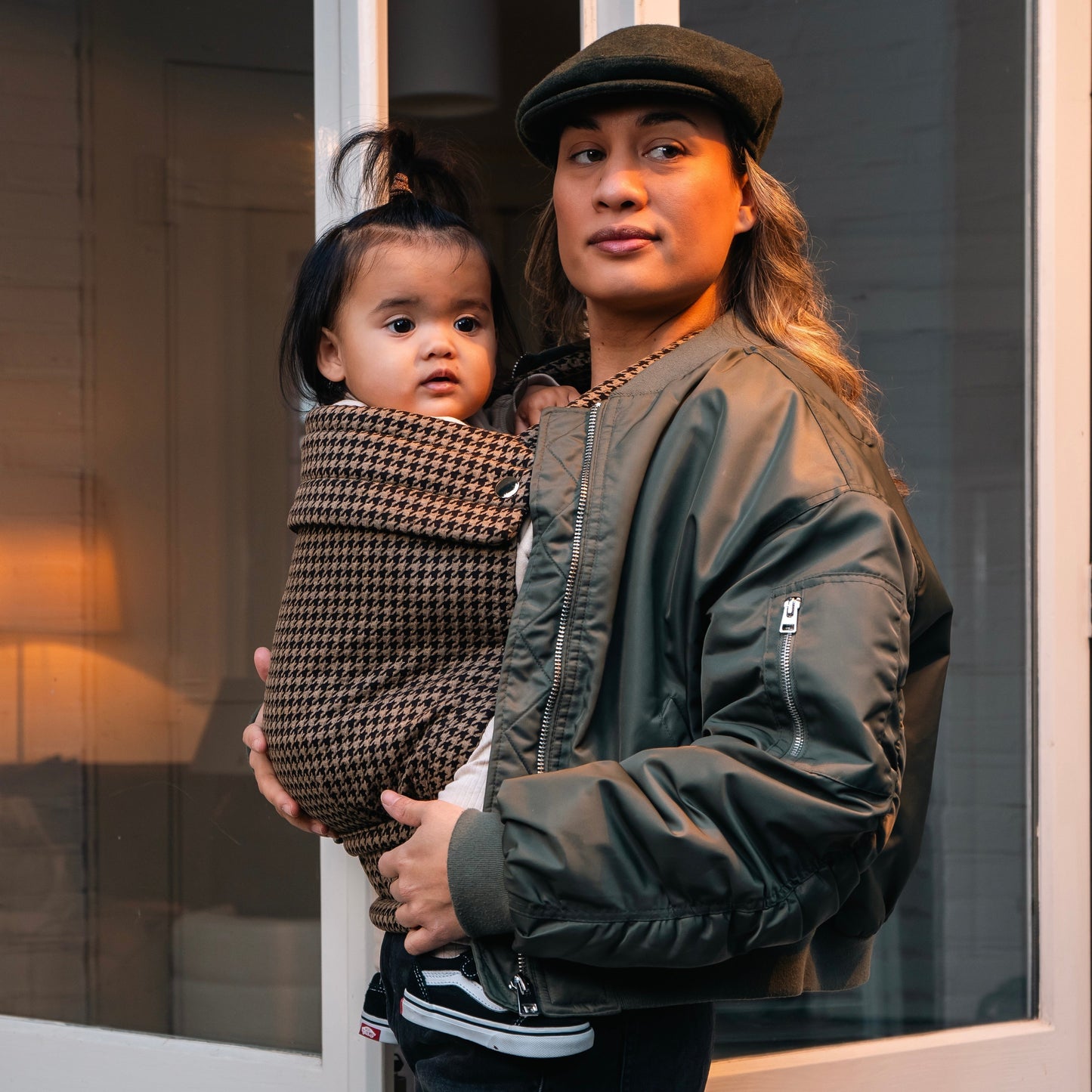 LittleMaylah™ Baby carrier - Houndstooth Brown