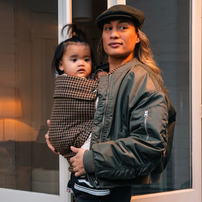 LittleMaylah™ Baby carrier - Houndstooth Brown