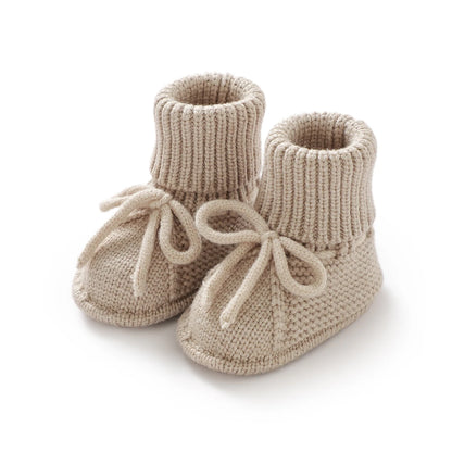 LittleMaylah™ Knitted Baby Booties (0–18M) Soft, cozy, and adorable knitted baby shoes for newborn boys and girls. Perfect for keeping tiny feet warm and stylish. Ideal for everyday wear or as a baby shower gift.