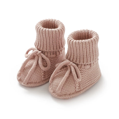 LittleMaylah™ Knitted Baby Booties (0–18M) Soft, cozy, and adorable knitted baby shoes for newborn boys and girls. Perfect for keeping tiny feet warm and stylish. Ideal for everyday wear or as a baby shower gift.