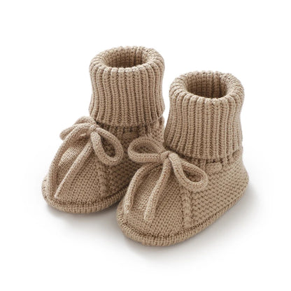 LittleMaylah™ Knitted Baby Booties (0–18M) Soft, cozy, and adorable knitted baby shoes for newborn boys and girls. Perfect for keeping tiny feet warm and stylish. Ideal for everyday wear or as a baby shower gift.